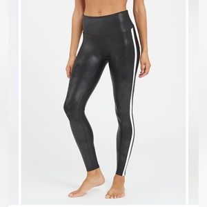 SPANX EUC faux Leather Side Stripe Legging size Medium